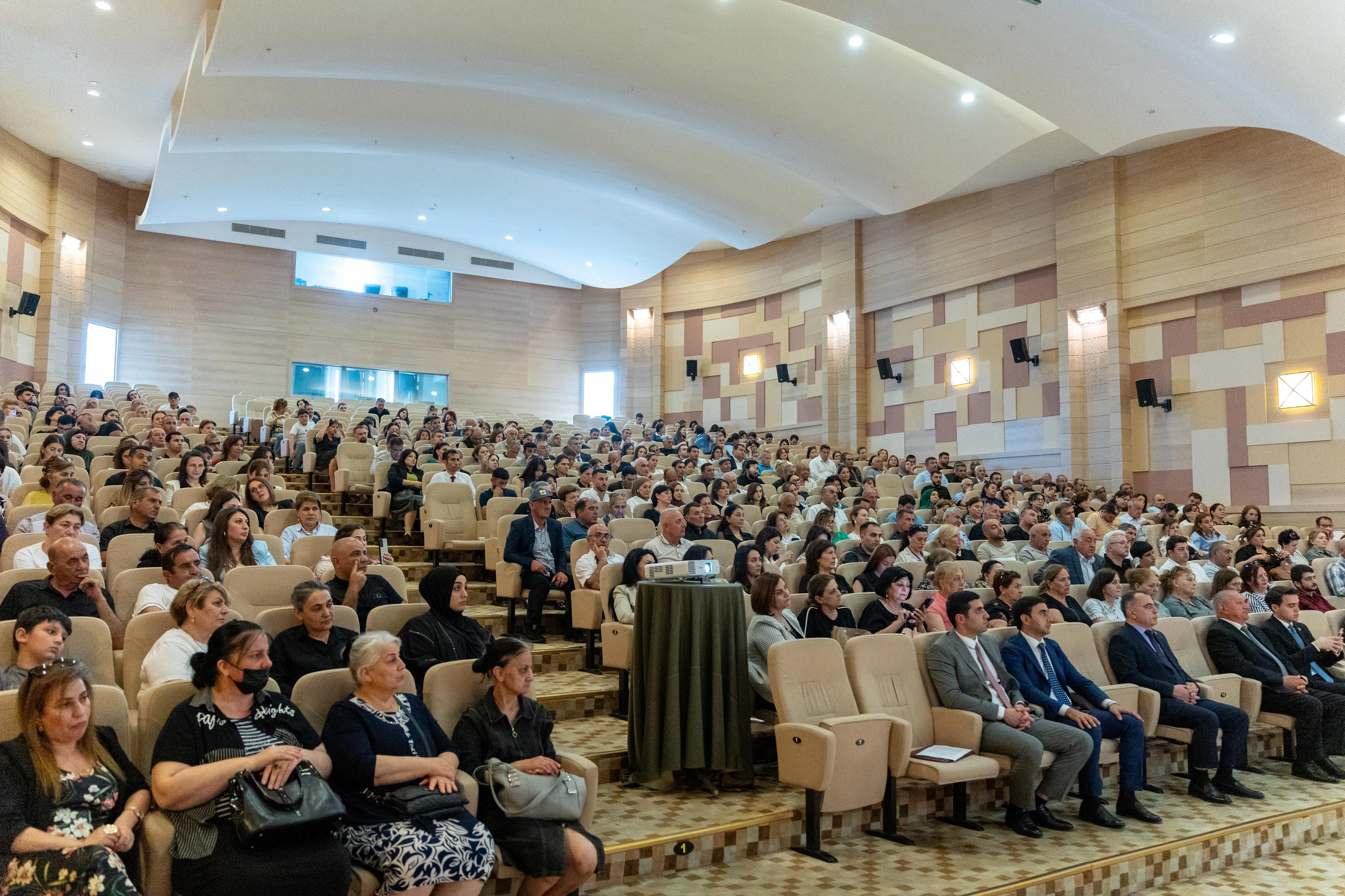 5 iyun tarixində AHİK-in üzv təşkilatları – MİHİ və AEST-in birgə təşkilatçılığı ilə Qurban bayramına həsr olunmuş bayram tədbiri keçirildi.